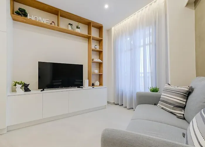 Tsinari Comfort & Luxury Suite, Private Parking