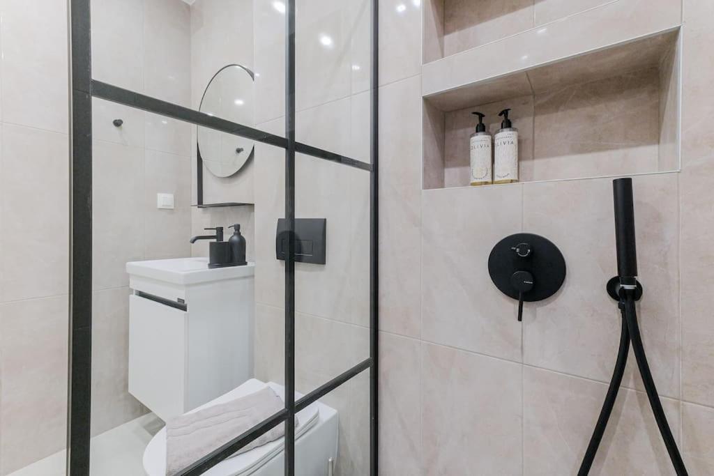 Tsinari Comfort & Luxury Suite, Private Parking Appartement